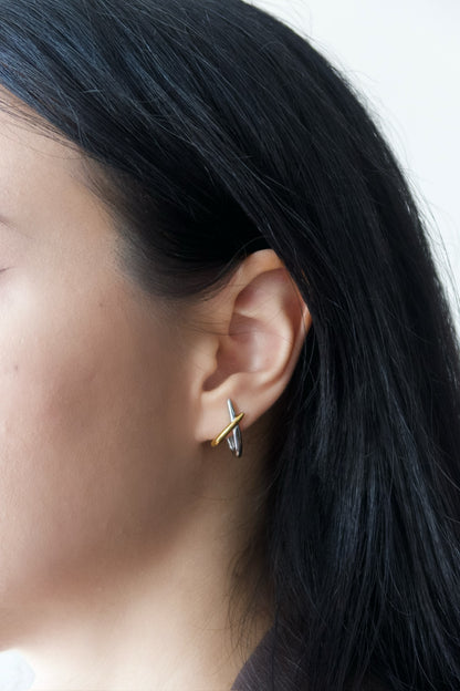 Обеци Ayla - съчетание от два цвята - златисто и сребристо.