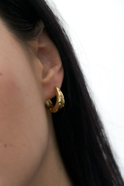 Обеци халки със звезден дизайн.