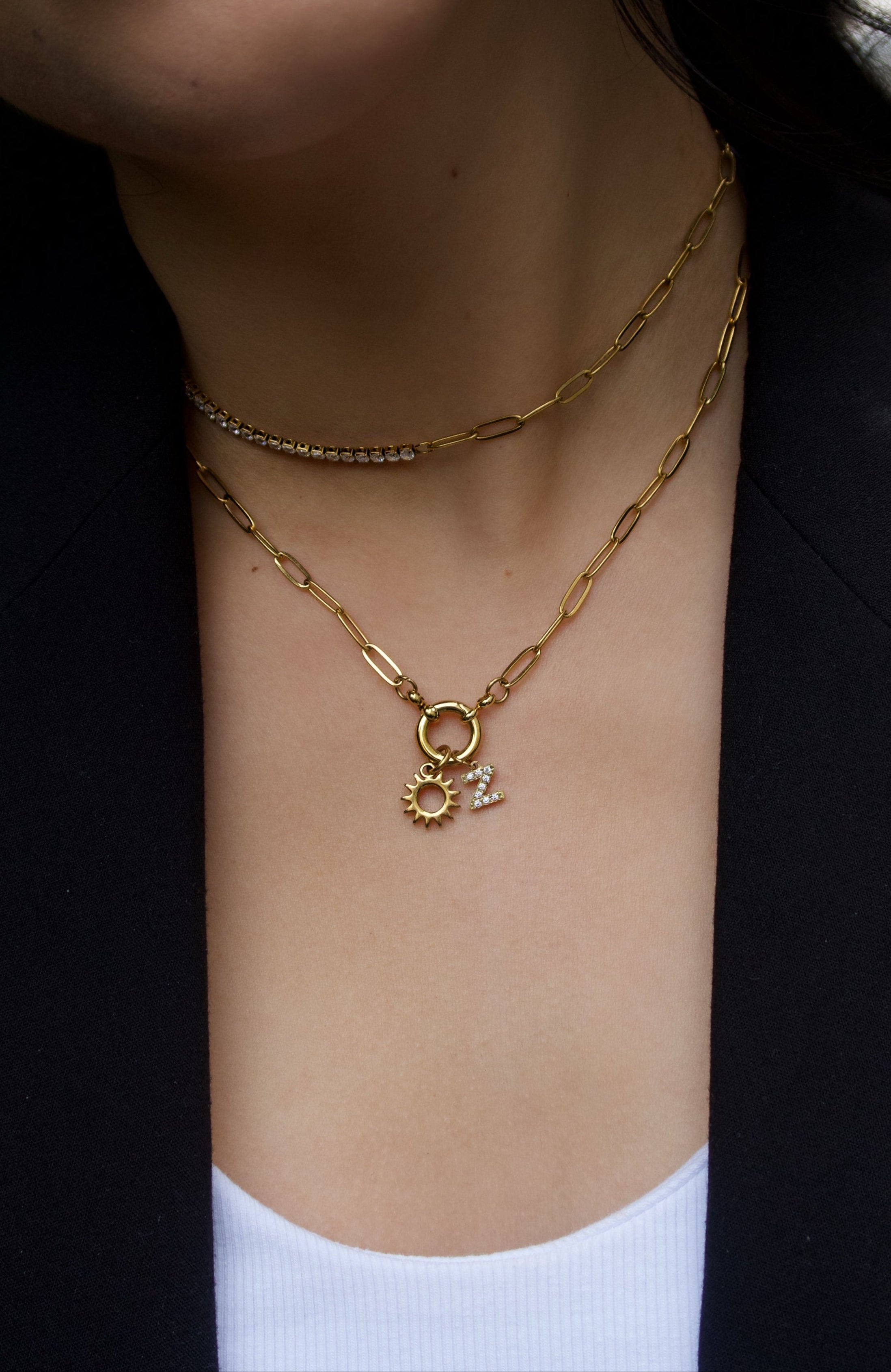 Сет от колиета от медицинска стомана с 18к златно покритие.